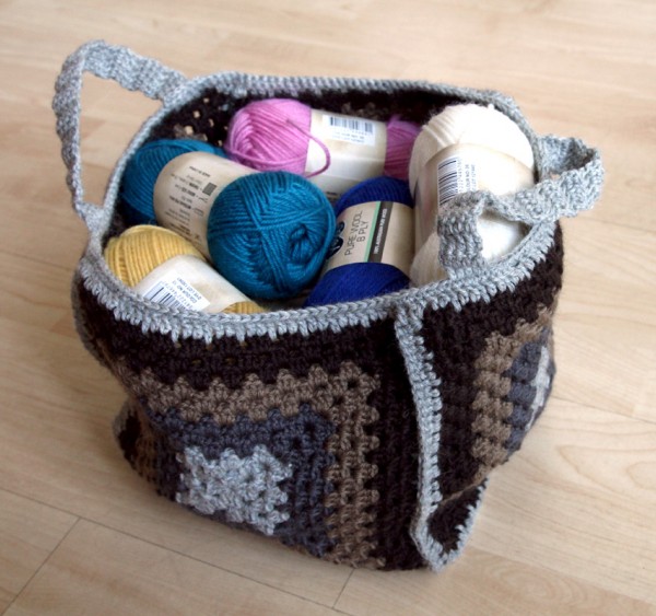 Granny square crochet bag