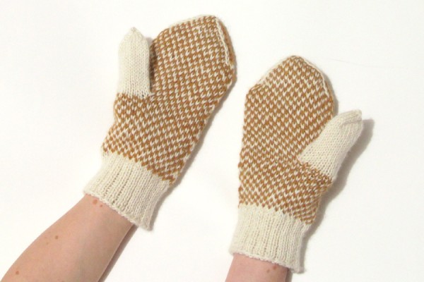 Palm of stranded knitting mittens